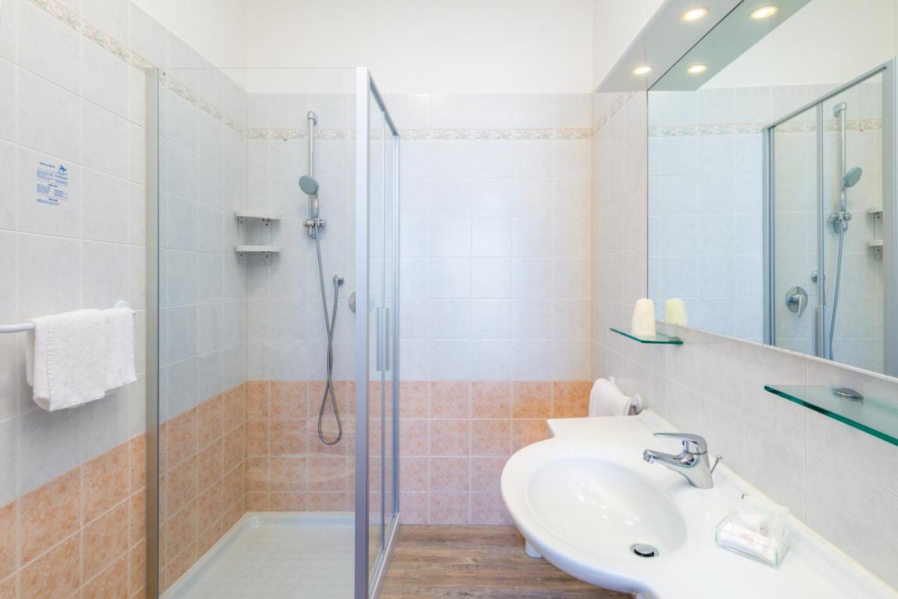 Hotel Nettuno كاوْرلي المظهر الخارجي الصورة