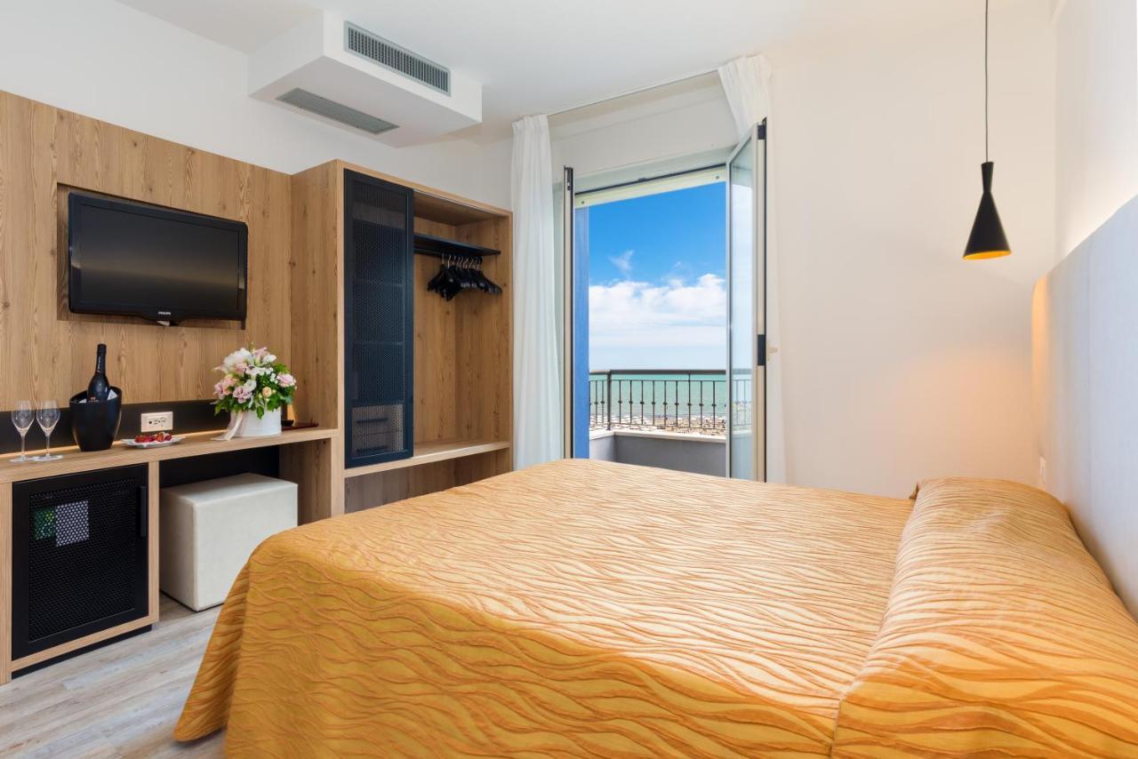 Hotel Nettuno كاوْرلي المظهر الخارجي الصورة