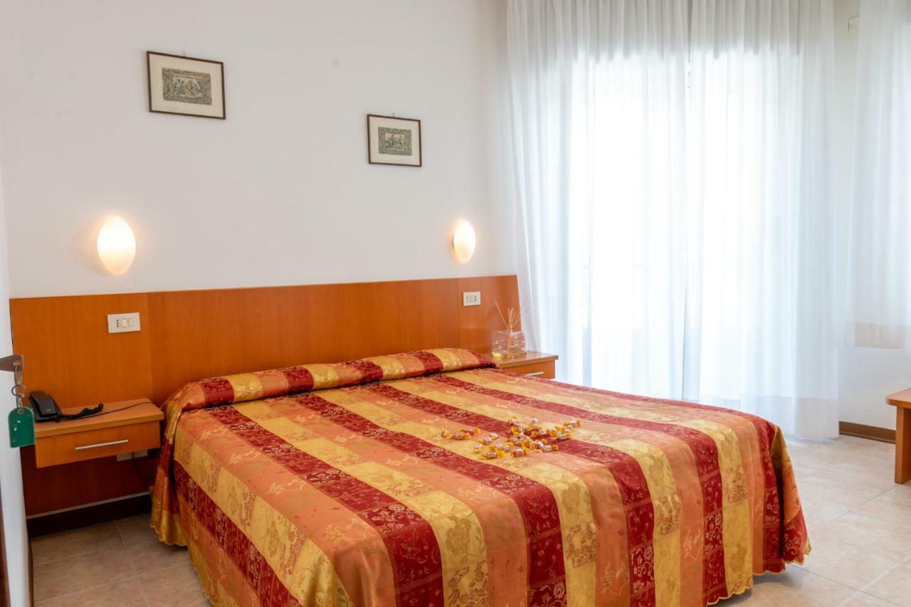 Hotel Nettuno كاوْرلي المظهر الخارجي الصورة