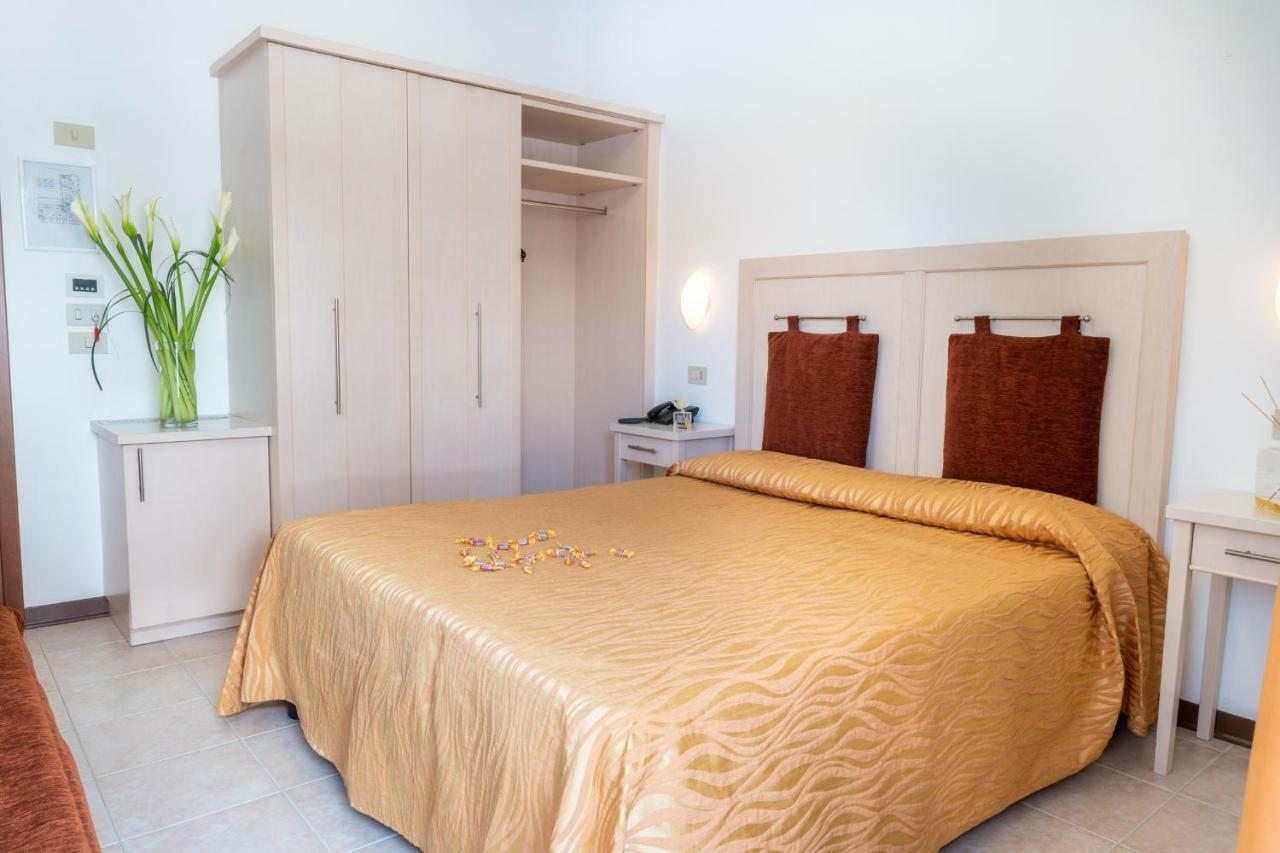 Hotel Nettuno كاوْرلي المظهر الخارجي الصورة