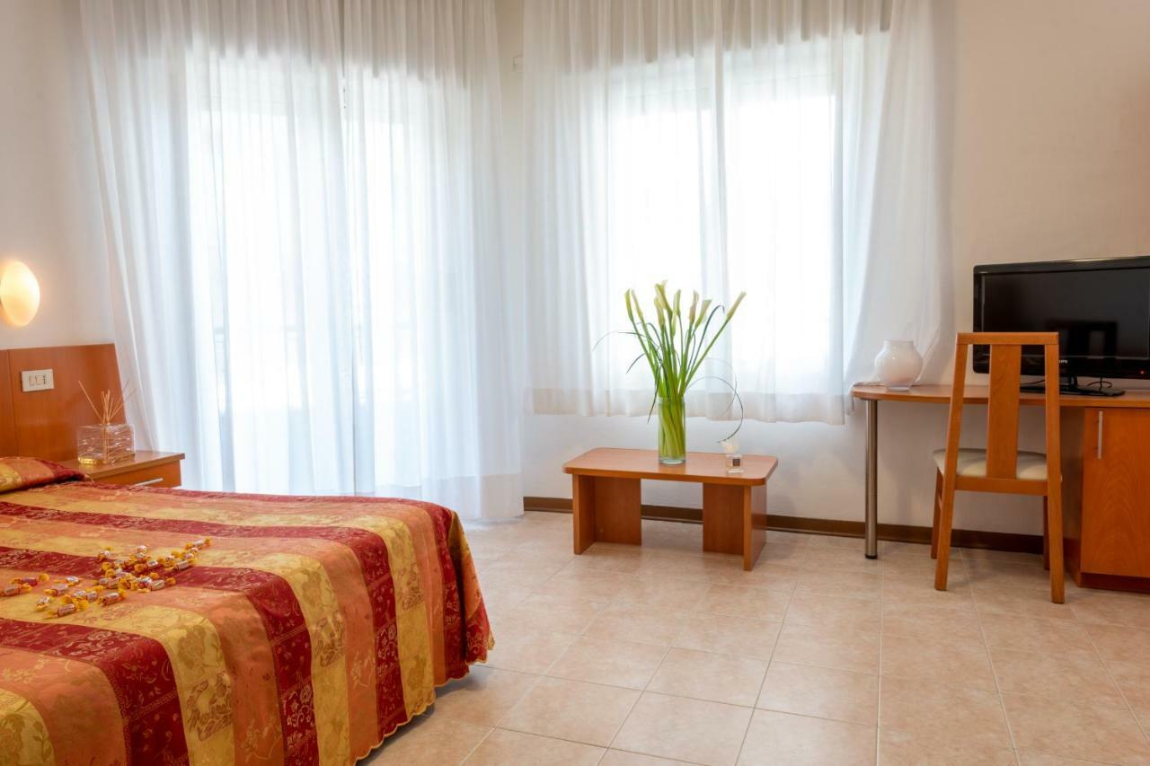 Hotel Nettuno كاوْرلي المظهر الخارجي الصورة