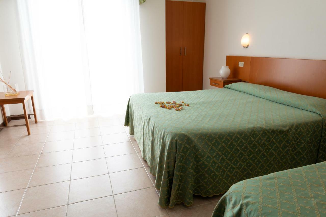 Hotel Nettuno كاوْرلي المظهر الخارجي الصورة