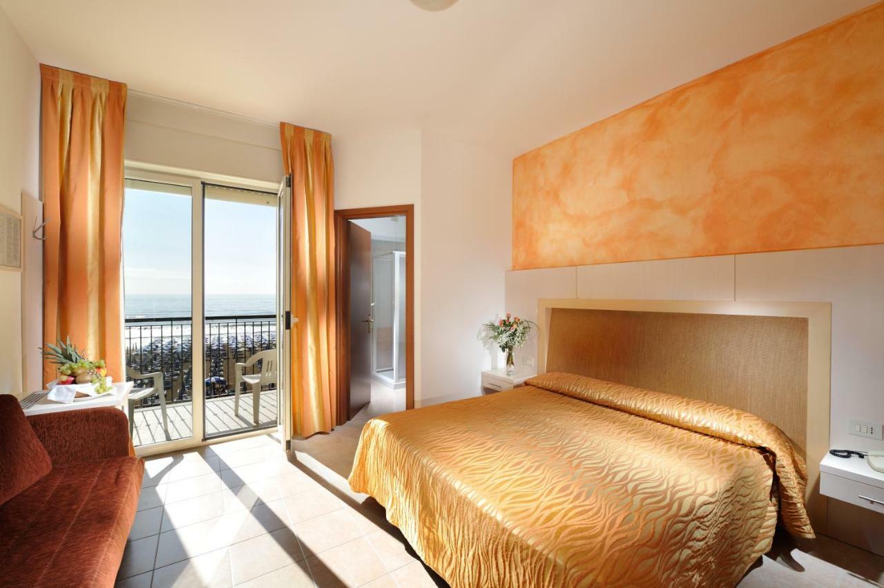 Hotel Nettuno كاوْرلي المظهر الخارجي الصورة